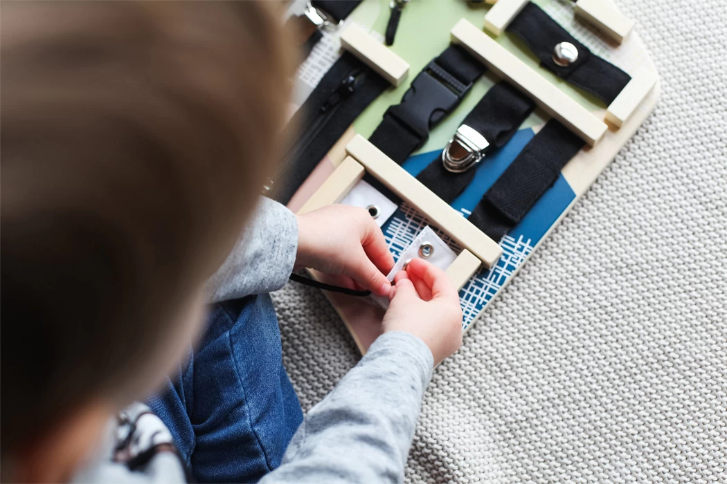 Small Foot Motorikbrett Verschlüsse Und Befestigung - Image 5